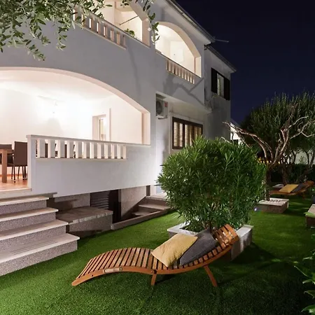 Demonta Villa Trogir