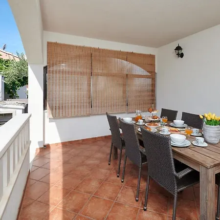 Demonta Villa Trogir